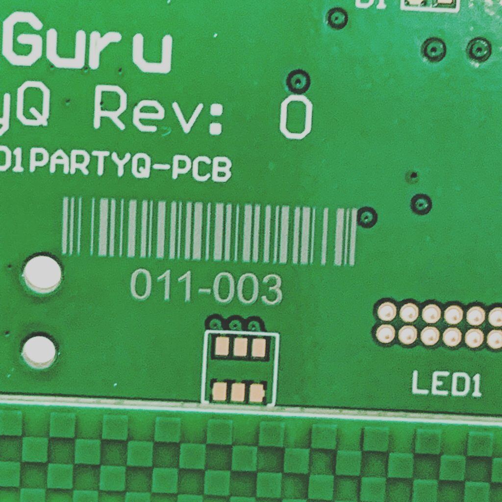 Automator_laser_marking_on_PC_board_marcatura_laser_su_scheda_madre-1024x1024