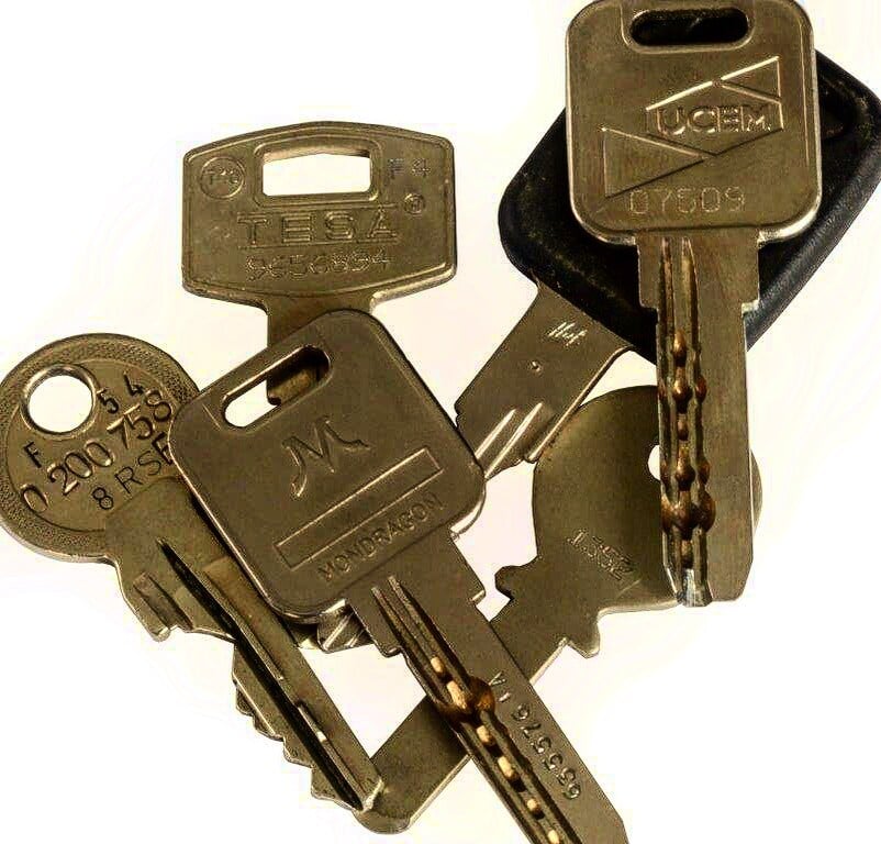 Automator_marking_impact_marking_laser_marking_pinstamping_keys_marcatura_laser_marcatura_a_punti_marcatura_a_battuta_chiavi